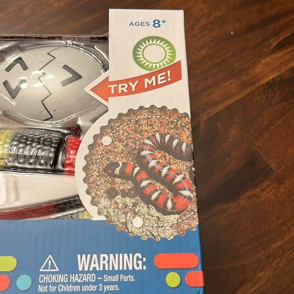 Discovery Kids Remote Controlled King Snake, Realistic Slithering RC Reptile NIB - Picture 7 of 8